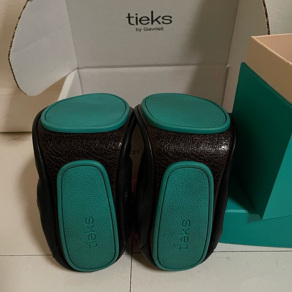 Tieks by Gavrieli in matte black (size 6) - Picture 3 of 9